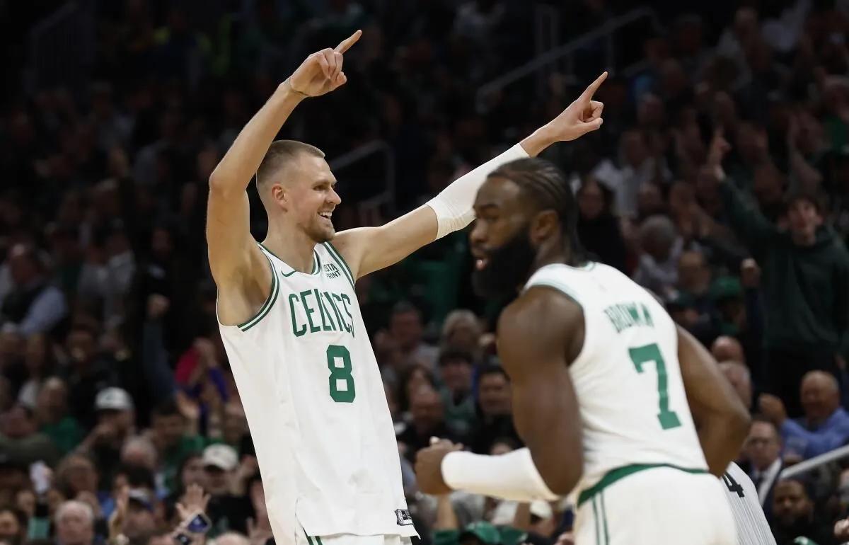 关于西亚卡姆陷入低谷，波尔津吉斯连败，引发争议球队命运悬念！的信息